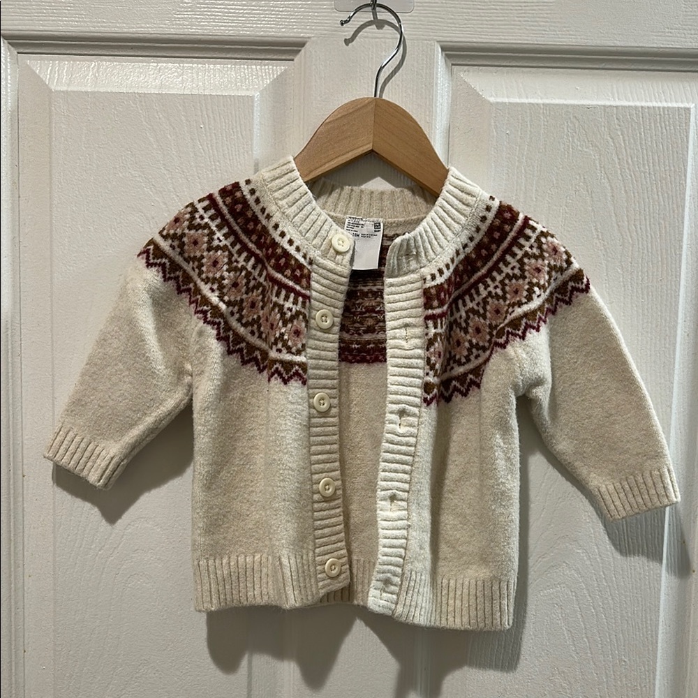 Uniqlo Cream and Brown Sweater with Intricate Collar